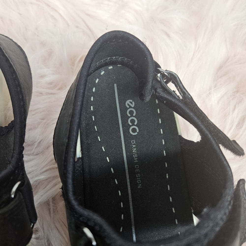 Ecco Black Platform Sandals with Adjustable Straps - Picture 4 of 7
